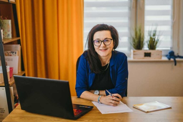 logopeda/neurologopeda w gabinecie - Ewa Krawczyk